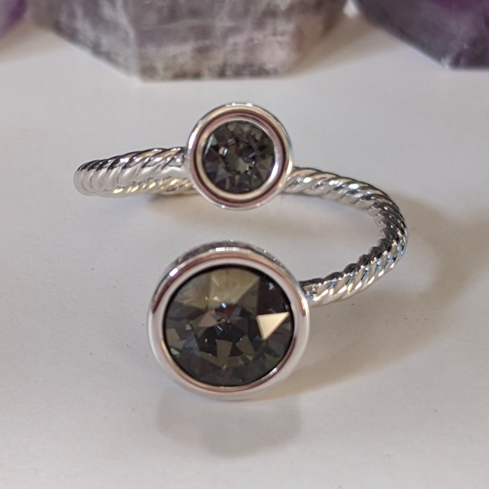 Touchstone Crystal Curled Up Ring size 7